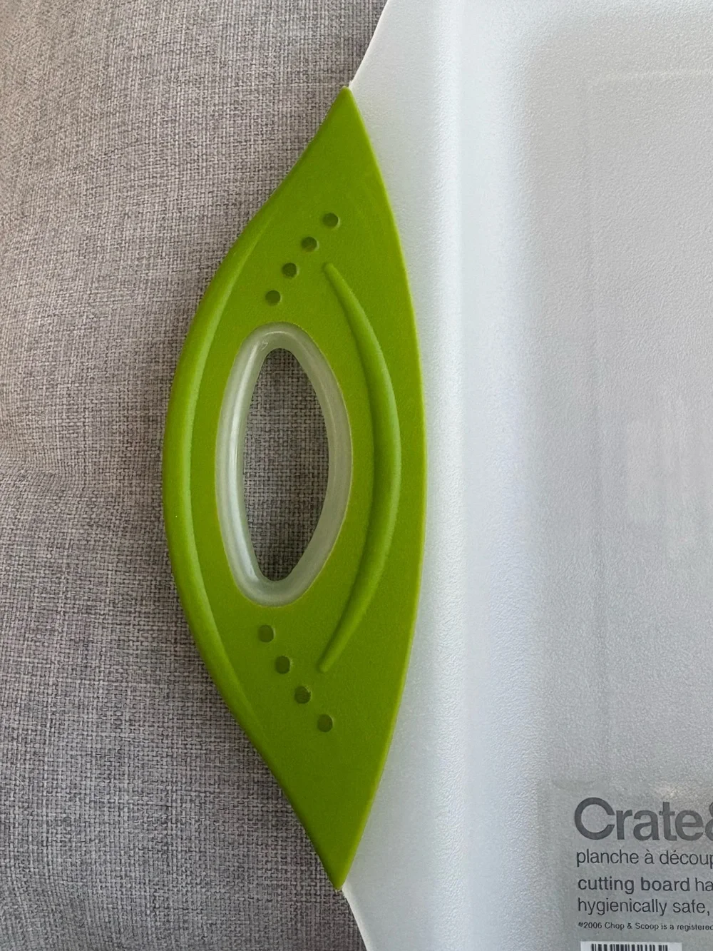 Crate & Barrel Chop & Scoop Cutting Board White with Green Handle - NWT